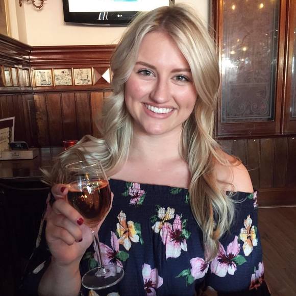 Meet your Posher, Alexis - Picture 1 of 1